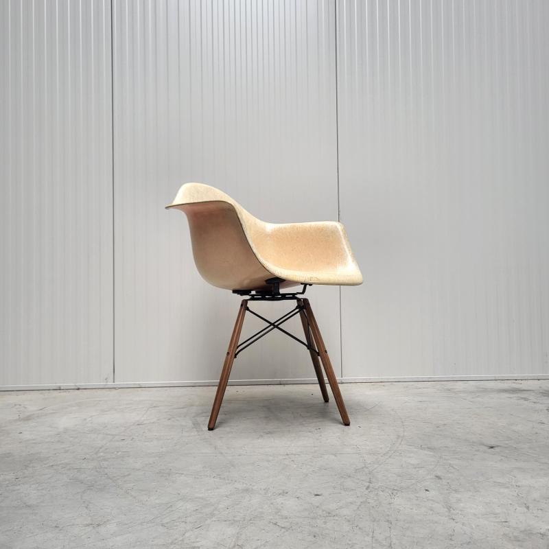 Rare Rope Edge Chair by Charles Eames for Zenith Plastics on Seng Base